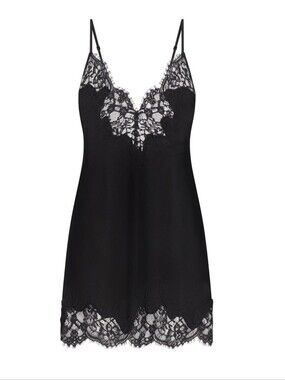 #107 SKIMS Lace Mini Slip Dress M